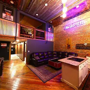 Broadway: The Speakeasy 4br/2bth 2200sf Grnd Lvl Nashville
