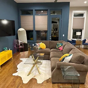 Glitz & Guitars I Stylish 3br With Rooftop Hot Tub In East Nashville
